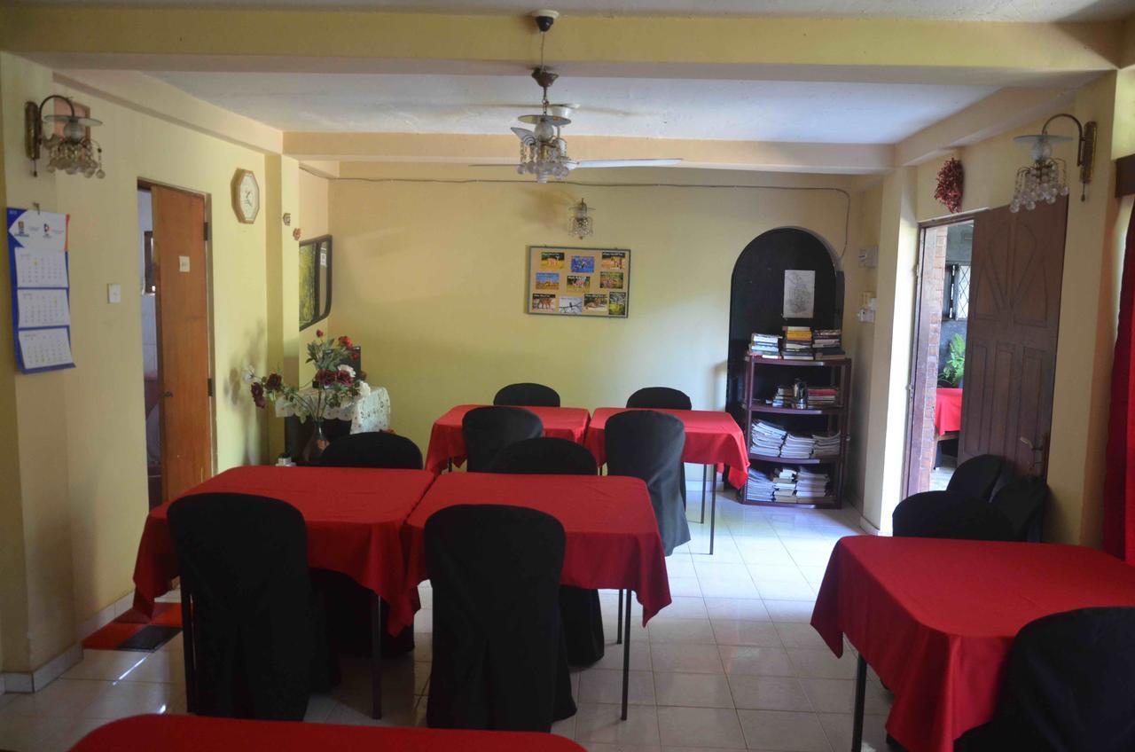 אנוראדפורה Lake View The Tourist Guest House מראה חיצוני תמונה