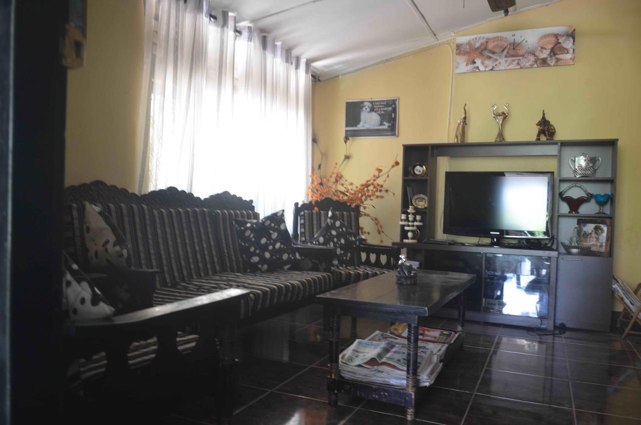 אנוראדפורה Lake View The Tourist Guest House מראה חיצוני תמונה