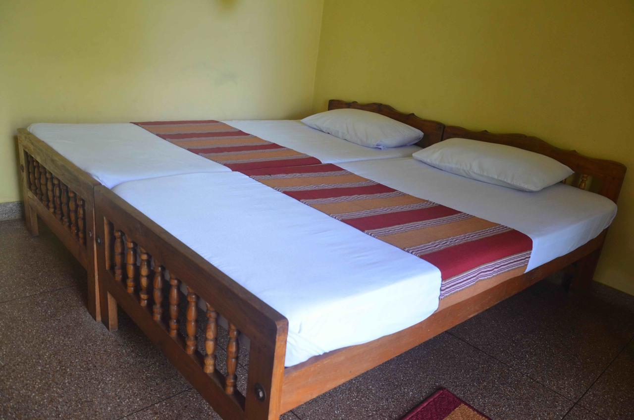 אנוראדפורה Lake View The Tourist Guest House מראה חיצוני תמונה