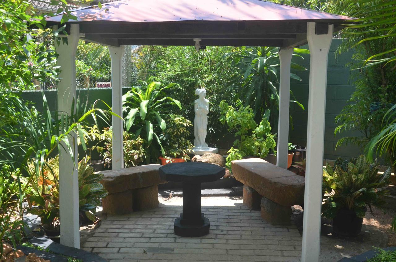 אנוראדפורה Lake View The Tourist Guest House מראה חיצוני תמונה