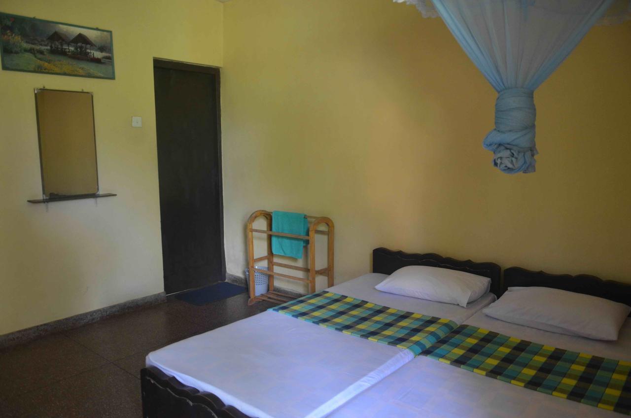 אנוראדפורה Lake View The Tourist Guest House מראה חיצוני תמונה