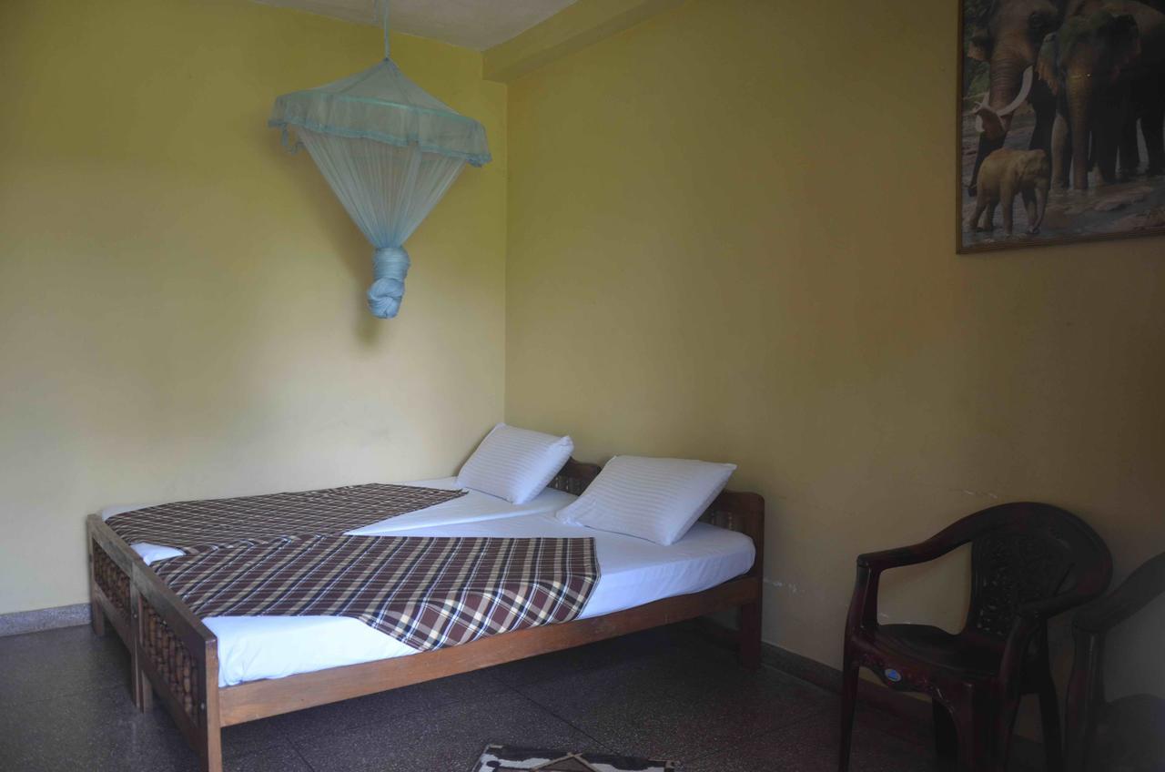 אנוראדפורה Lake View The Tourist Guest House מראה חיצוני תמונה