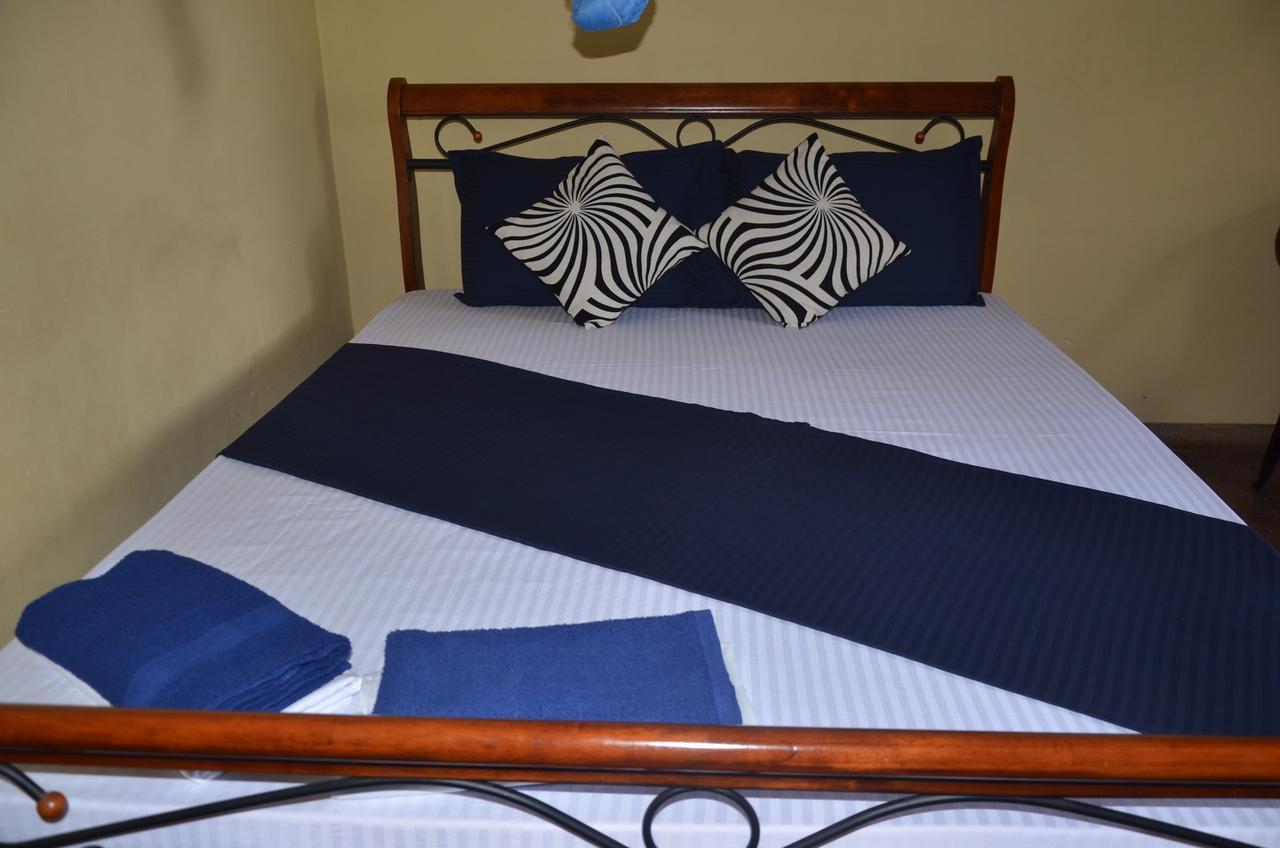 אנוראדפורה Lake View The Tourist Guest House מראה חיצוני תמונה